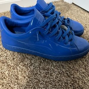 Pair of Puma low tops